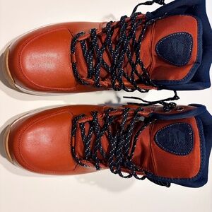 Nike Manoa Leather SE Men’s Size 9.5